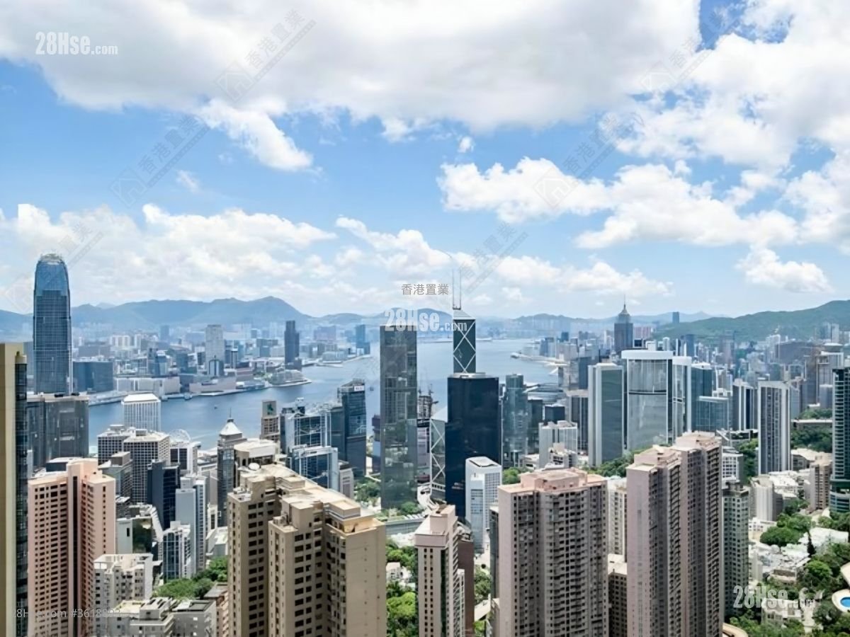 Tregunter Sell 4 Bedrooms , 2 Bathrooms 2,429 ft² Tregunter Sell 4 Bedrooms , 2 Bathrooms 2,429 ft²