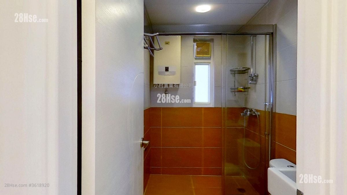 bathroom: Alice Court Rental 3 Bedrooms , 2 Bathrooms 611 ft² bathroom: Alice Court Rental 3 Bedrooms , 2 Bathrooms 611 ft²