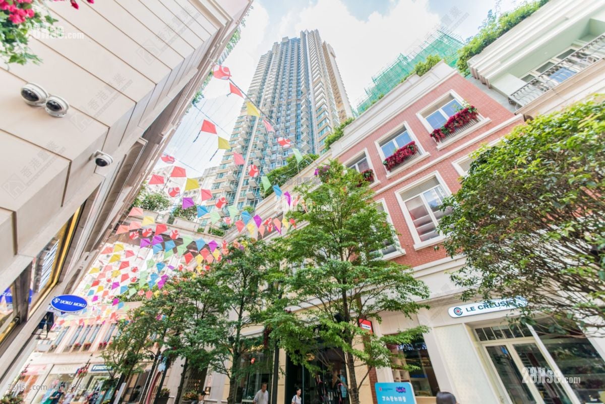 The Avenue Sell 1 Bathroom 340 ft² The Avenue Sell 1 Bathroom 340 ft²