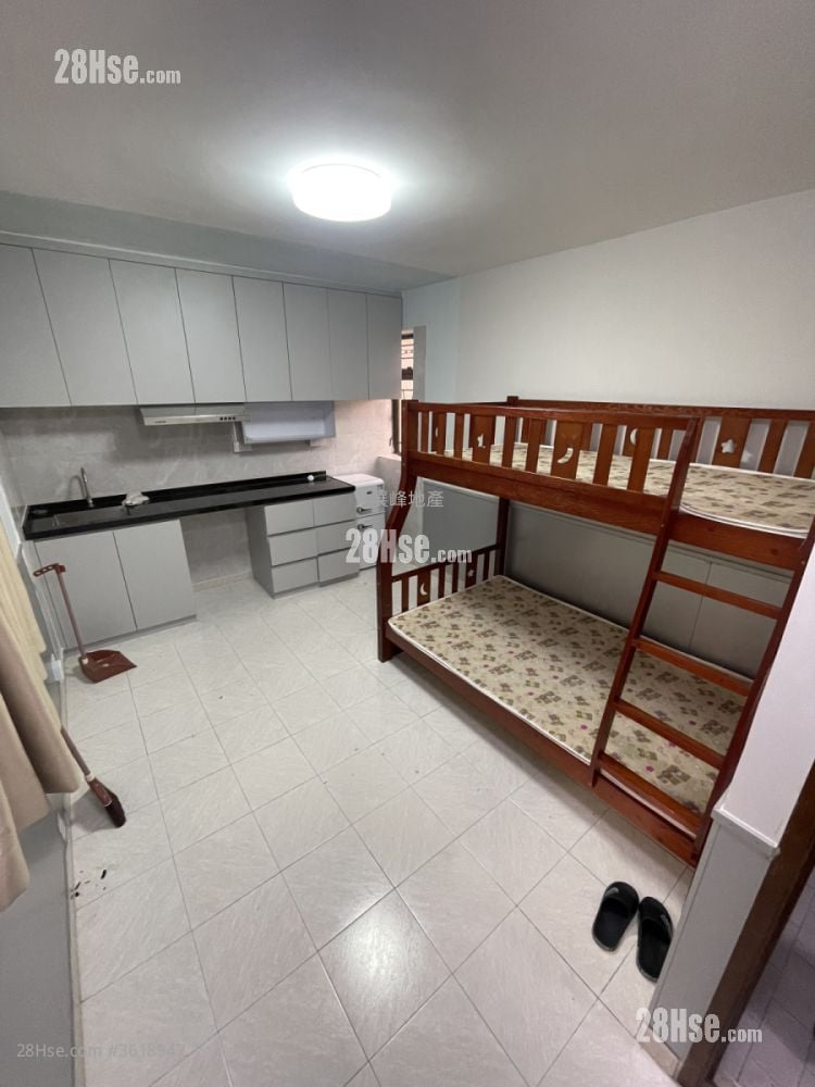 Village Rental Studio , 1 Bathroom 200 ft² Village Rental Studio , 1 Bathroom 200 ft²