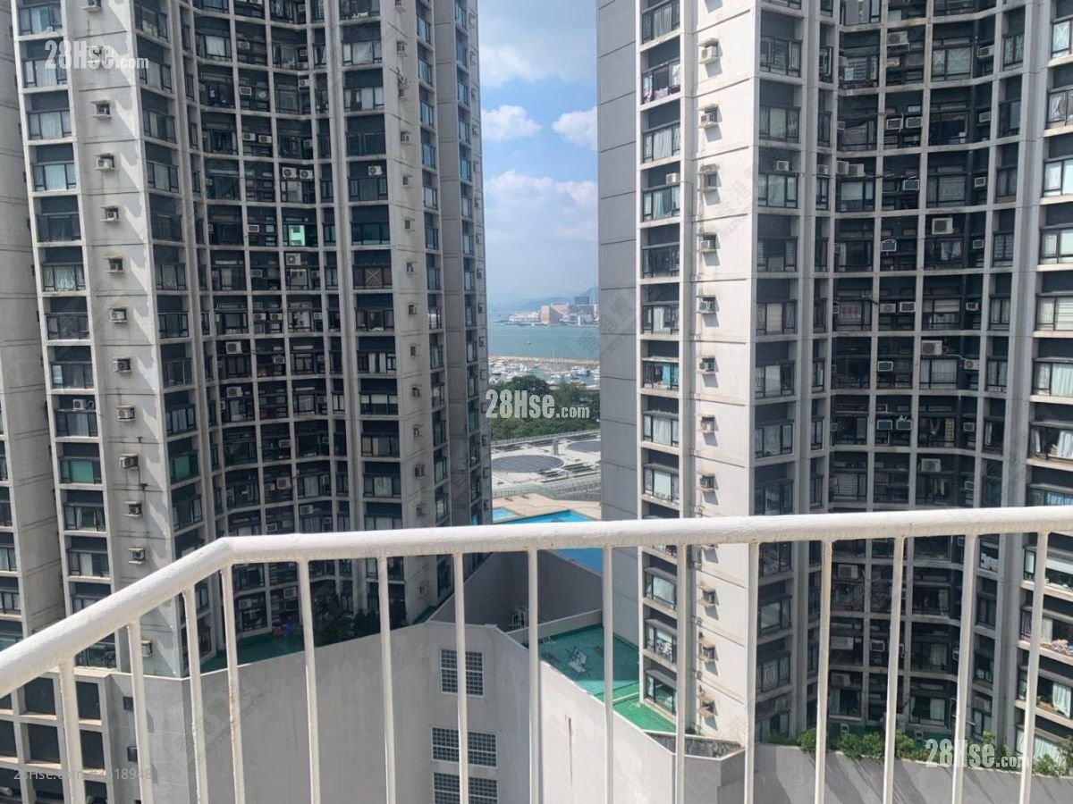 Hung On Building Sell 724 ft² Hung On Building Sell 724 ft²