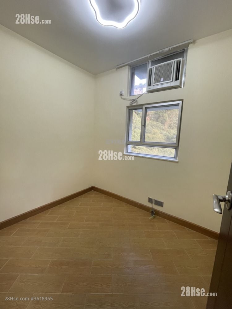 Yuet Chui Court Sell 4 Bedrooms , 1 Bathroom 645 ft² Yuet Chui Court Sell 4 Bedrooms , 1 Bathroom 645 ft²