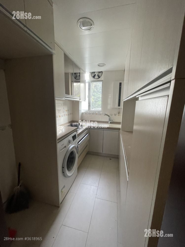 Yuet Chui Court Sell 4 Bedrooms , 1 Bathroom 645 ft² Yuet Chui Court Sell 4 Bedrooms , 1 Bathroom 645 ft²
