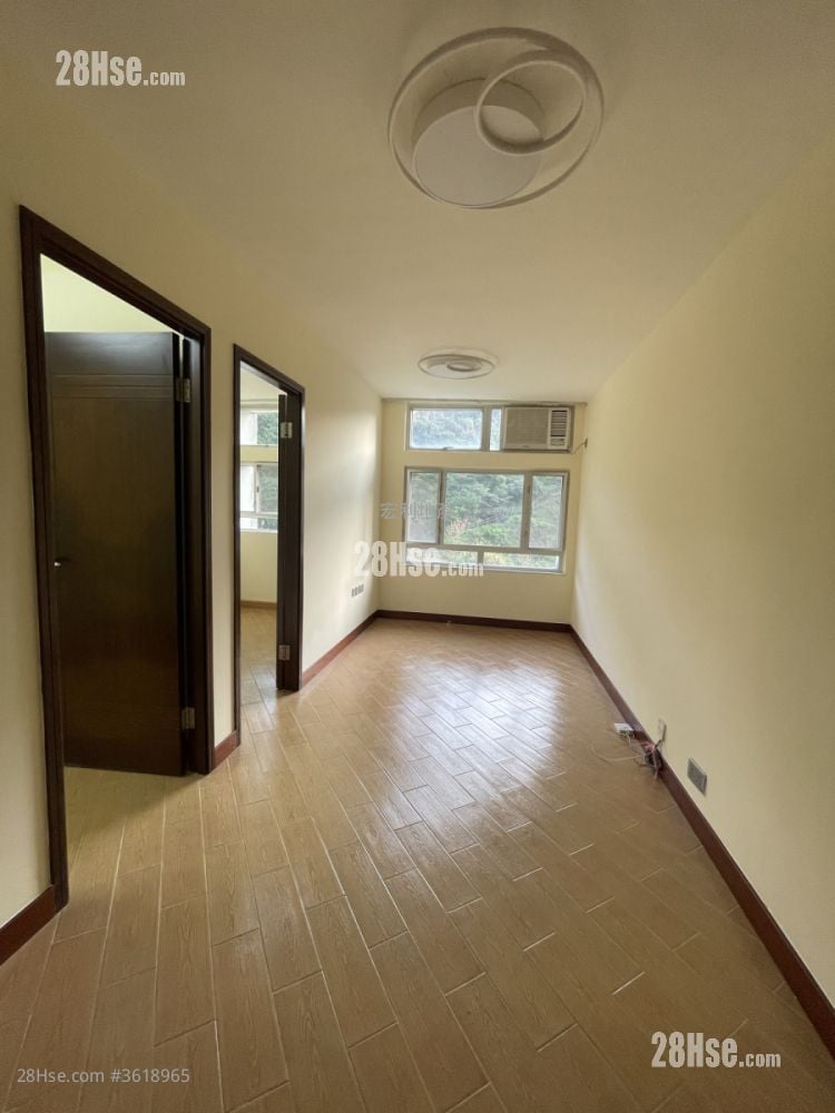 Yuet Chui Court Sell 4 Bedrooms , 1 Bathroom 645 ft² Yuet Chui Court Sell 4 Bedrooms , 1 Bathroom 645 ft²