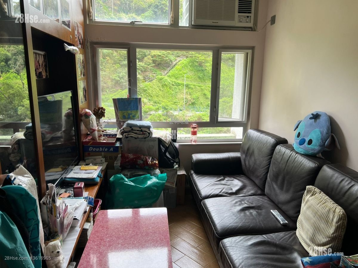 Yuet Chui Court Sell 4 Bedrooms , 1 Bathroom 645 ft² Yuet Chui Court Sell 4 Bedrooms , 1 Bathroom 645 ft²