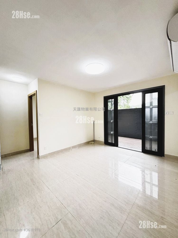 Village Rental 3 Bedrooms , 2 Bathrooms 700 ft² Village Rental 3 Bedrooms , 2 Bathrooms 700 ft²