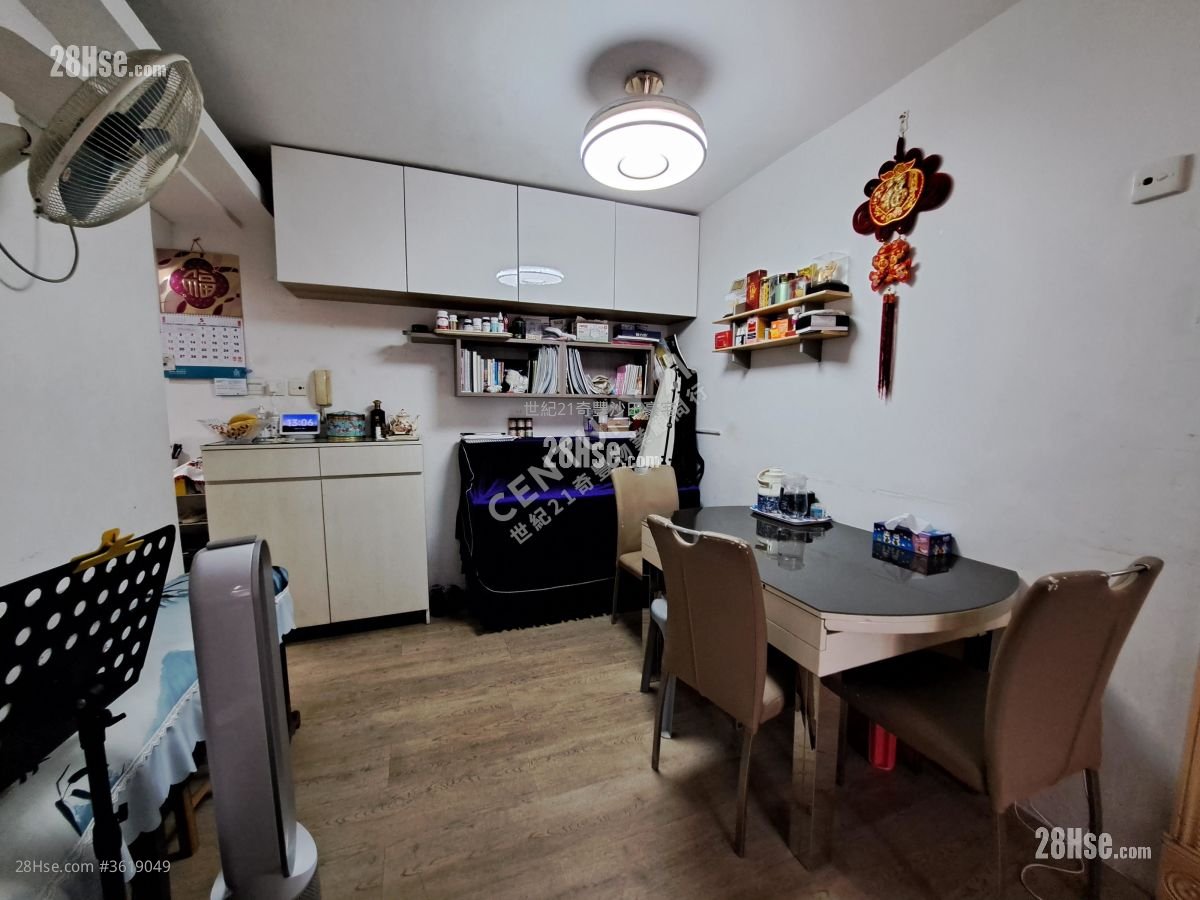 愉翠苑 售盤 3 房 , 2 浴室 650 平方呎 愉翠苑 售盤 3 房 , 2 浴室 650 平方呎