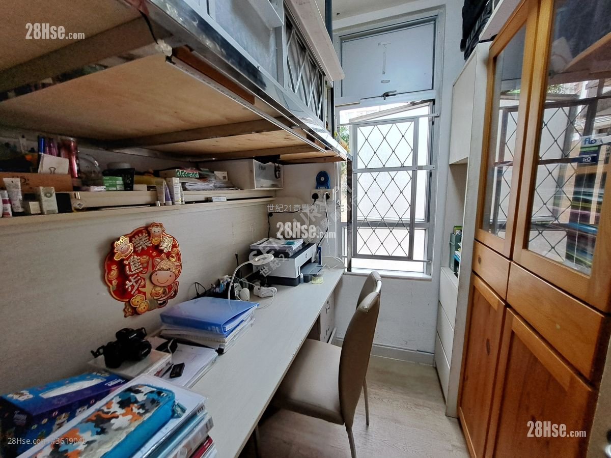 愉翠苑 售盤 3 房 , 2 浴室 650 平方呎 愉翠苑 售盤 3 房 , 2 浴室 650 平方呎