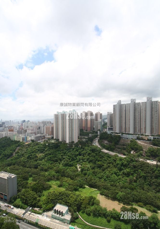 Hing Tin Estate Sell 3 Bedrooms , 1 Bathroom 443 ft²