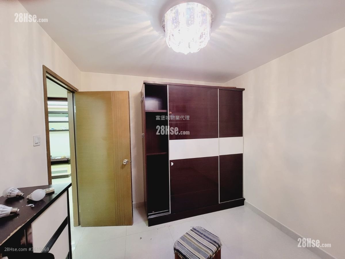 Kwong Lam Court Rental 3 Bedrooms , 1 Bathroom 595 ft² Kwong Lam Court Rental 3 Bedrooms , 1 Bathroom 595 ft²