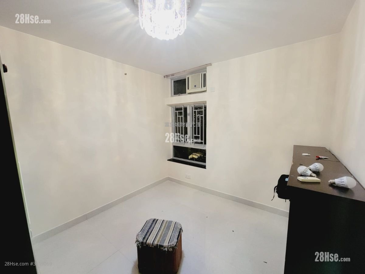 Kwong Lam Court Rental 3 Bedrooms , 1 Bathroom 595 ft² Kwong Lam Court Rental 3 Bedrooms , 1 Bathroom 595 ft²