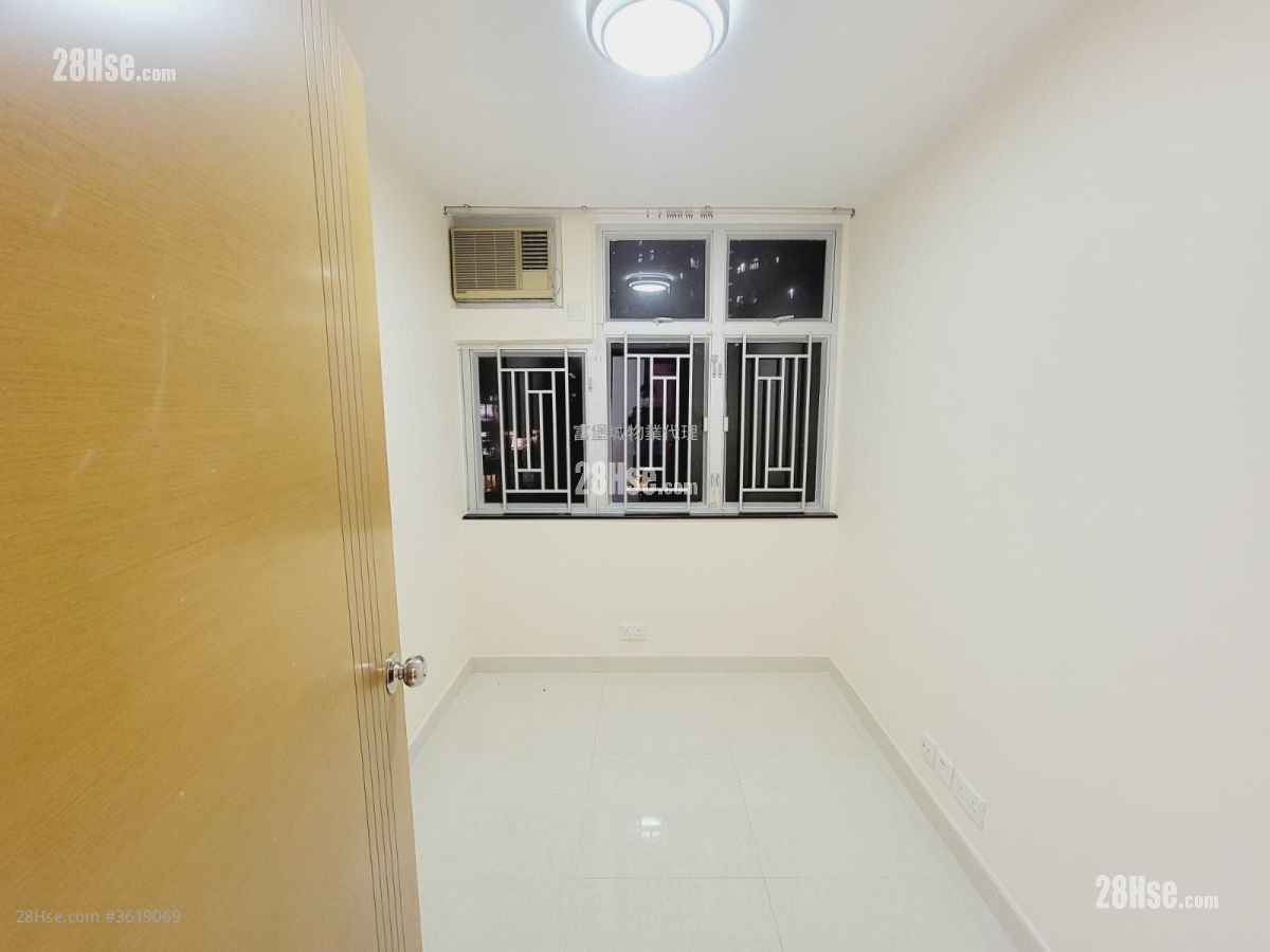 Kwong Lam Court Rental 3 Bedrooms , 1 Bathroom 595 ft² Kwong Lam Court Rental 3 Bedrooms , 1 Bathroom 595 ft²