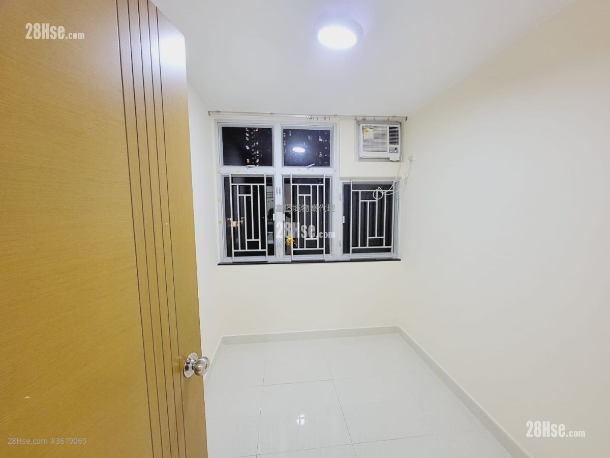 Kwong Lam Court Rental 3 Bedrooms , 1 Bathroom 595 ft² Kwong Lam Court Rental 3 Bedrooms , 1 Bathroom 595 ft²