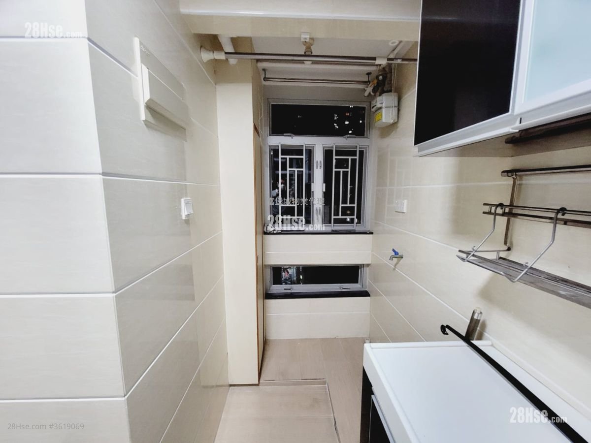 Kwong Lam Court Rental 3 Bedrooms , 1 Bathroom 595 ft² Kwong Lam Court Rental 3 Bedrooms , 1 Bathroom 595 ft²