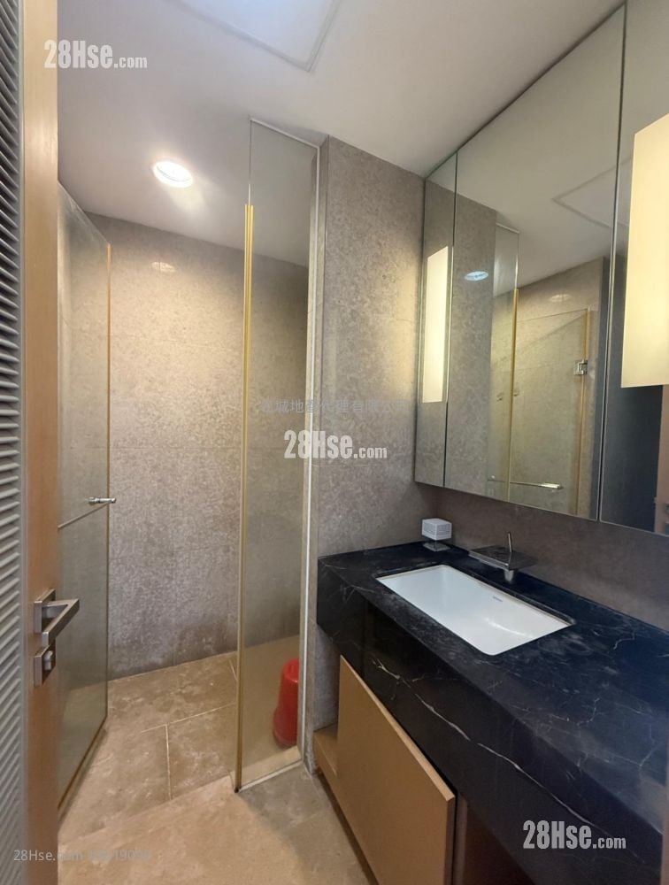 Sky One Sell Studio , 1 Bathroom 304 ft² Sky One Sell Studio , 1 Bathroom 304 ft²