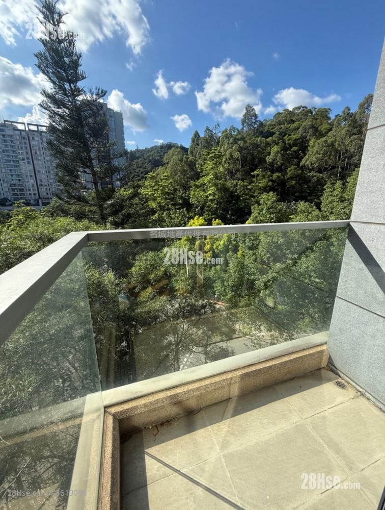 Sky One Sell Studio , 1 Bathroom 304 ft² Sky One Sell Studio , 1 Bathroom 304 ft²