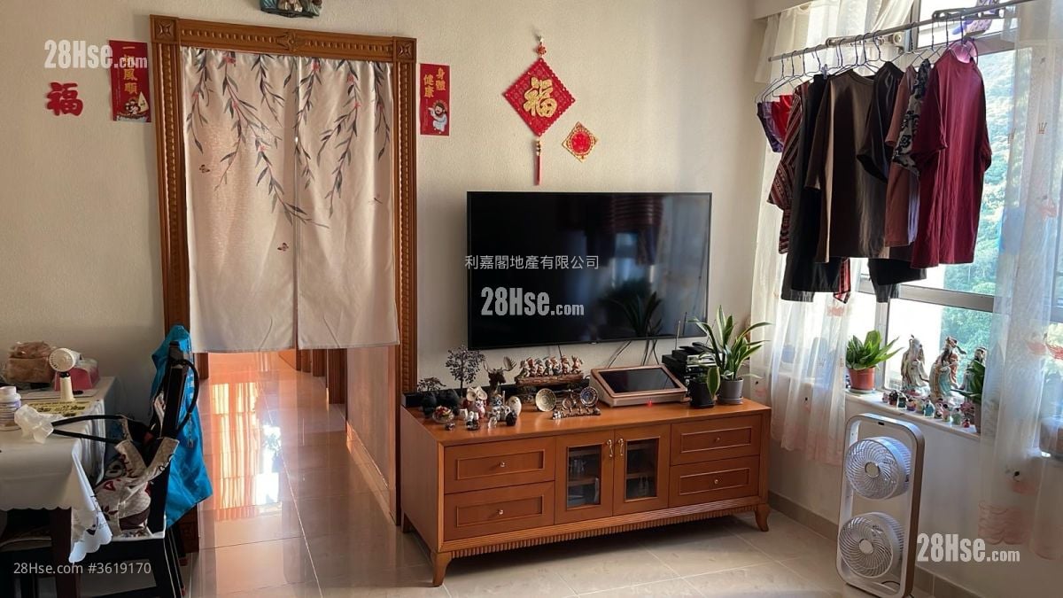 麗城花園 售盤 3 房 , 2 浴室 668 平方呎 麗城花園 售盤 3 房 , 2 浴室 668 平方呎