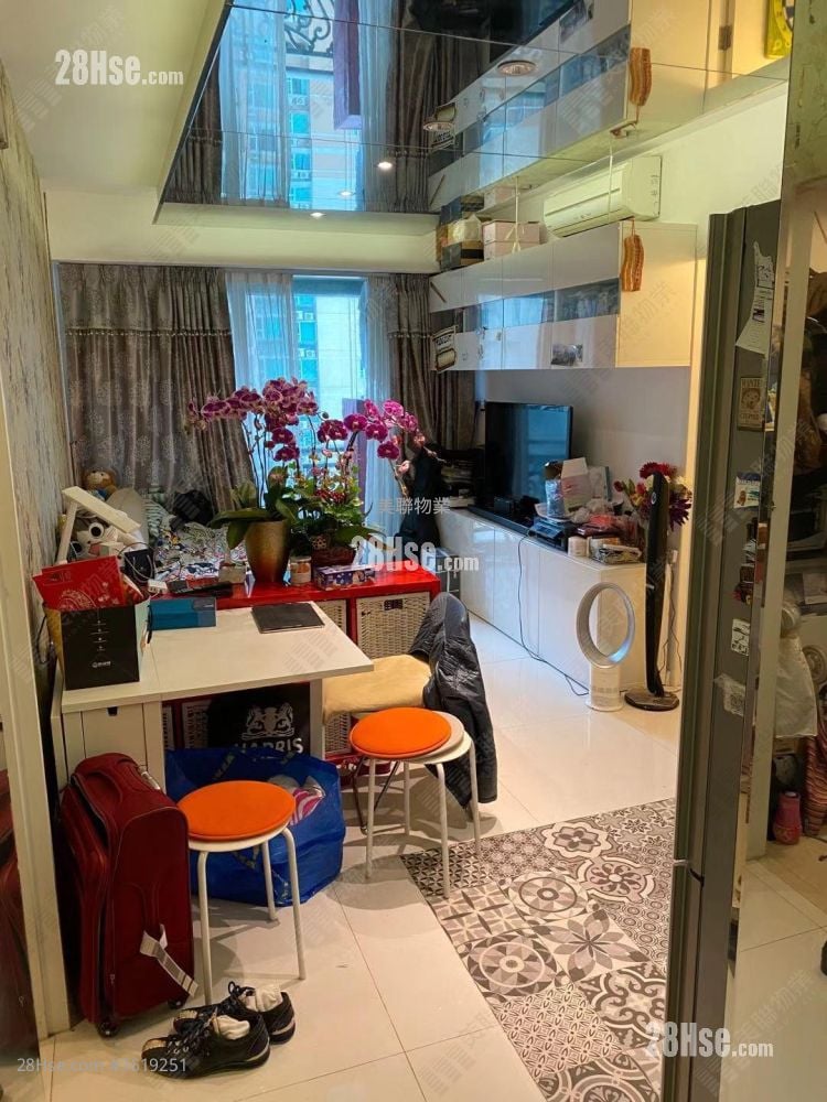 Metro Town Sell 3 Bedrooms , 2 Bathrooms 629 ft² Metro Town Sell 3 Bedrooms , 2 Bathrooms 629 ft²