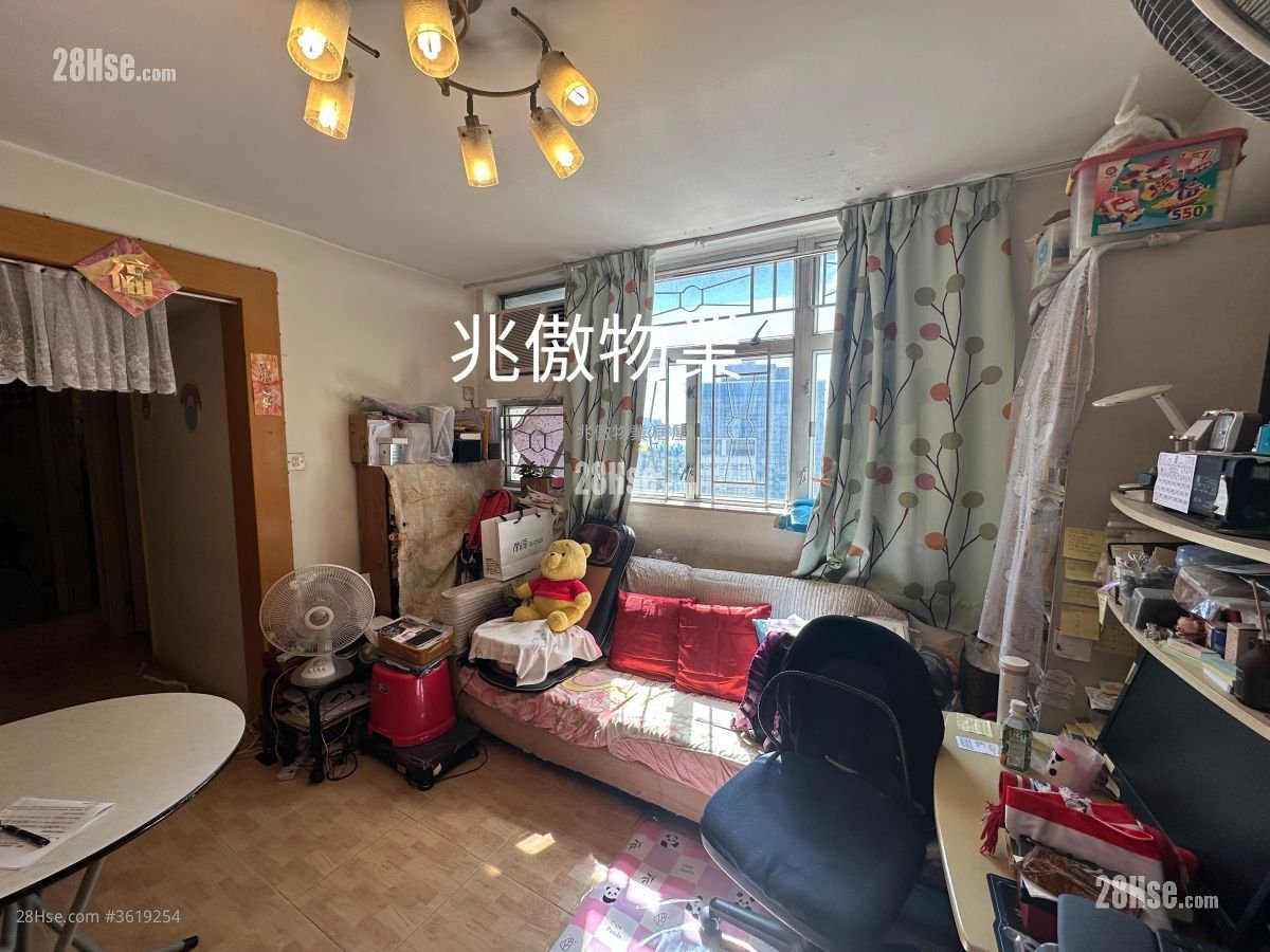 富荣花园 售盘 3 房 , 2 浴室 592 平方尺 富荣花园 售盘 3 房 , 2 浴室 592 平方尺