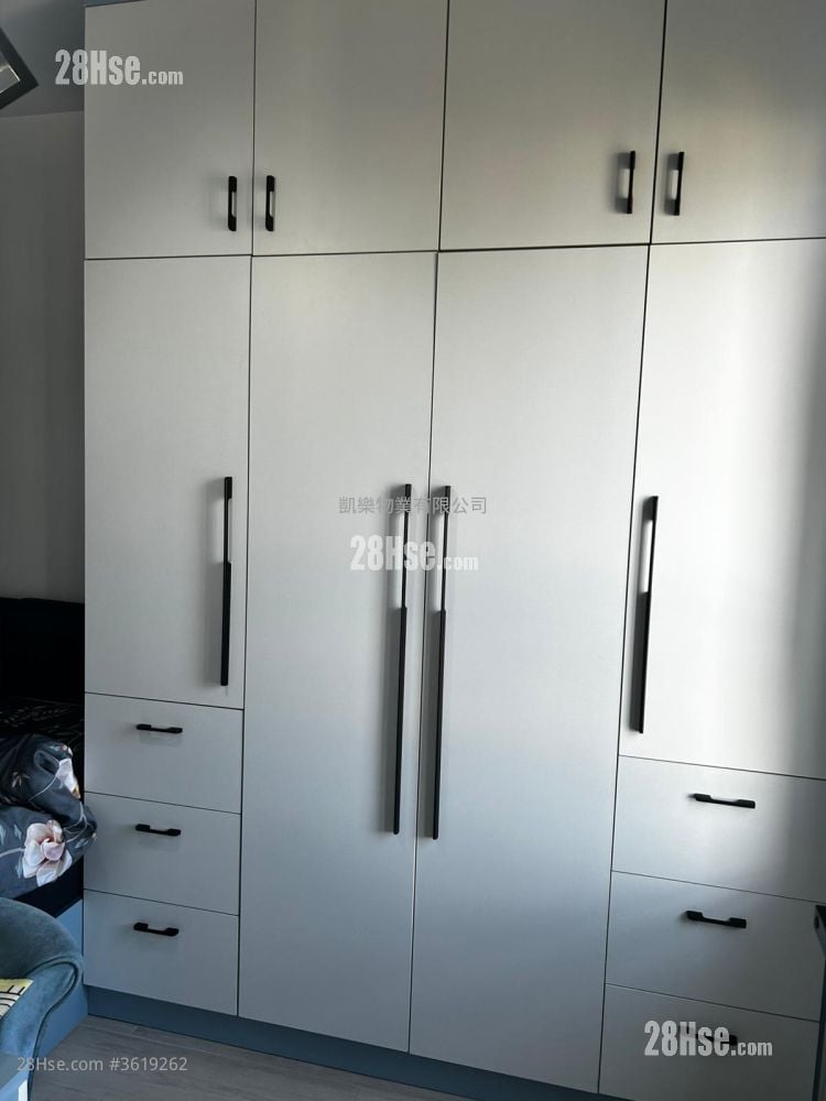 Kwun Tak Court Sell 2 Bedrooms , 1 Bathroom 468 ft² Kwun Tak Court Sell 2 Bedrooms , 1 Bathroom 468 ft²