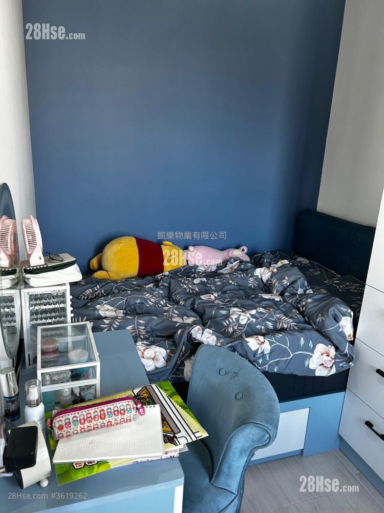 Kwun Tak Court Sell 2 Bedrooms , 1 Bathroom 468 ft² Kwun Tak Court Sell 2 Bedrooms , 1 Bathroom 468 ft²