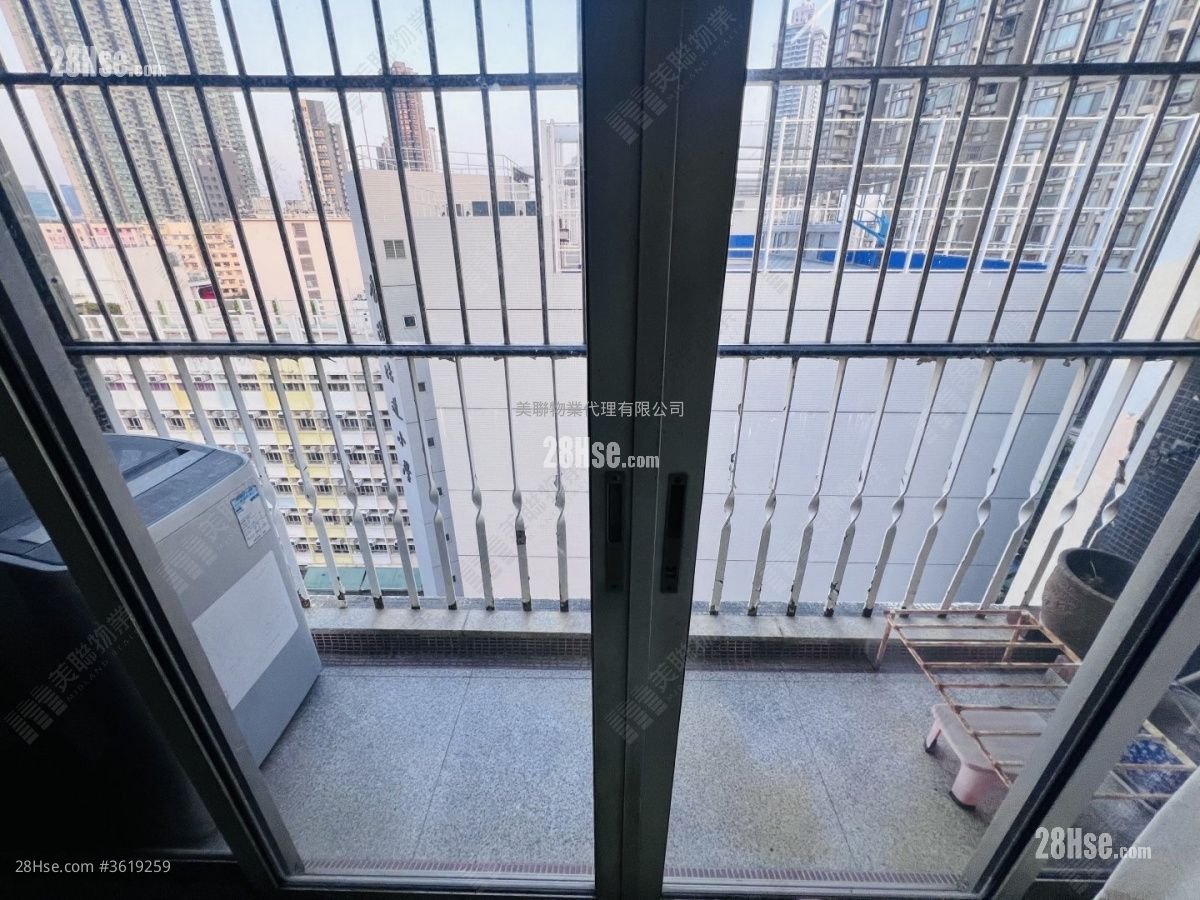 Carlton Mansion Sell 4 Bedrooms , 1 Bathroom 723 ft² Carlton Mansion Sell 4 Bedrooms , 1 Bathroom 723 ft²