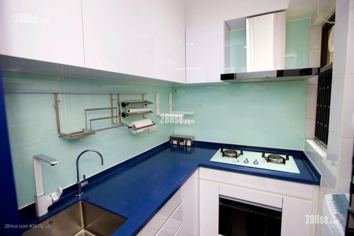Beneville Sell 2 Bedrooms 445 ft² Beneville Sell 2 Bedrooms 445 ft²