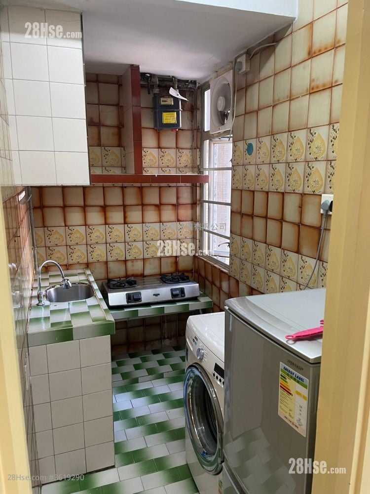 Golden Lion Garden Rental 2 Bedrooms , 1 Bathroom 285 ft² Golden Lion Garden Rental 2 Bedrooms , 1 Bathroom 285 ft²