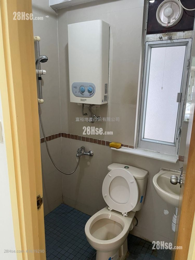 Golden Lion Garden Rental 2 Bedrooms , 1 Bathroom 285 ft² Golden Lion Garden Rental 2 Bedrooms , 1 Bathroom 285 ft²
