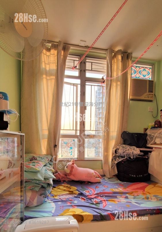 Kam Fung Court Sell 3 Bedrooms , 1 Bathroom 642 ft² Kam Fung Court Sell 3 Bedrooms , 1 Bathroom 642 ft²