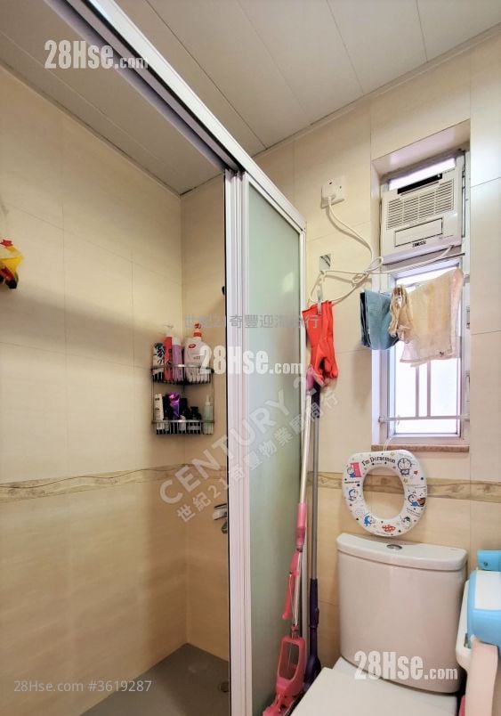 Kam Fung Court Sell 3 Bedrooms , 1 Bathroom 642 ft² Kam Fung Court Sell 3 Bedrooms , 1 Bathroom 642 ft²