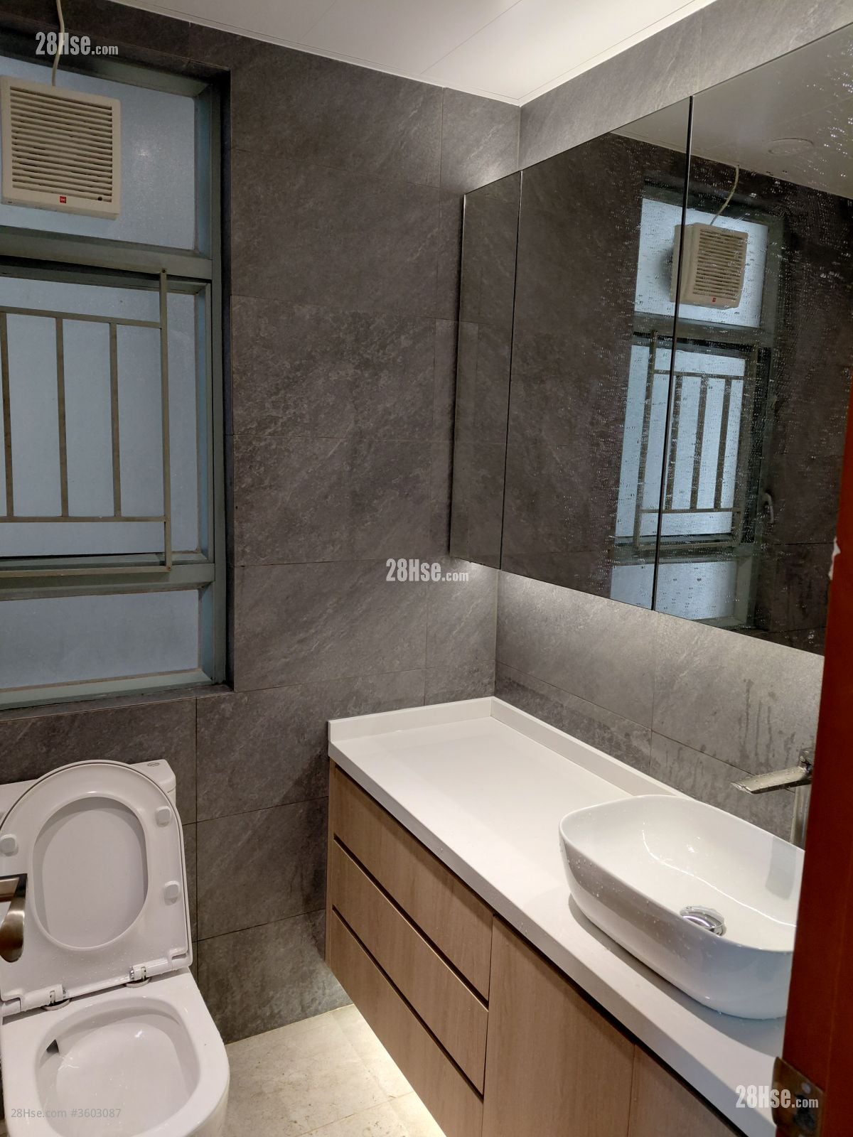 東堤灣畔 租盤 2 房 , 1 浴室 547 平方呎