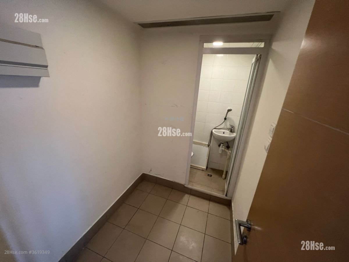 One Regent Place Sell 3 Bedrooms 762 ft² One Regent Place Sell 3 Bedrooms 762 ft²