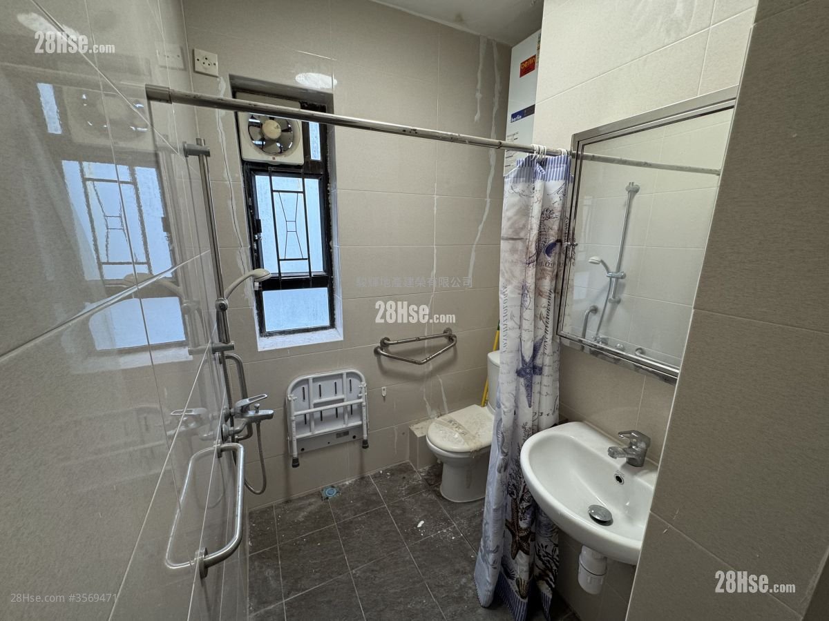 Waterloo Heights Garden Sell 3 Bedrooms , 2 Bathrooms 651 ft² Waterloo Heights Garden Sell 3 Bedrooms , 2 Bathrooms 651 ft²