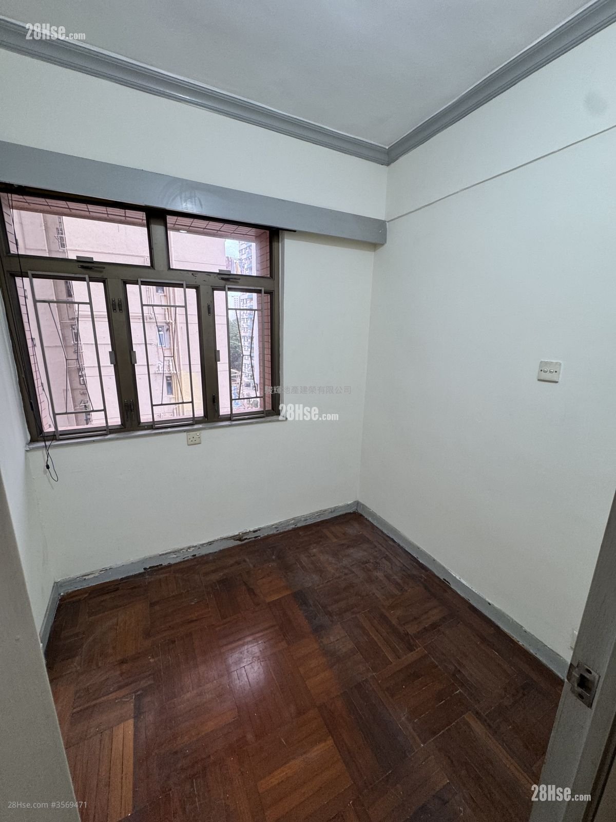 Waterloo Heights Garden Sell 3 Bedrooms , 2 Bathrooms 651 ft² Waterloo Heights Garden Sell 3 Bedrooms , 2 Bathrooms 651 ft²
