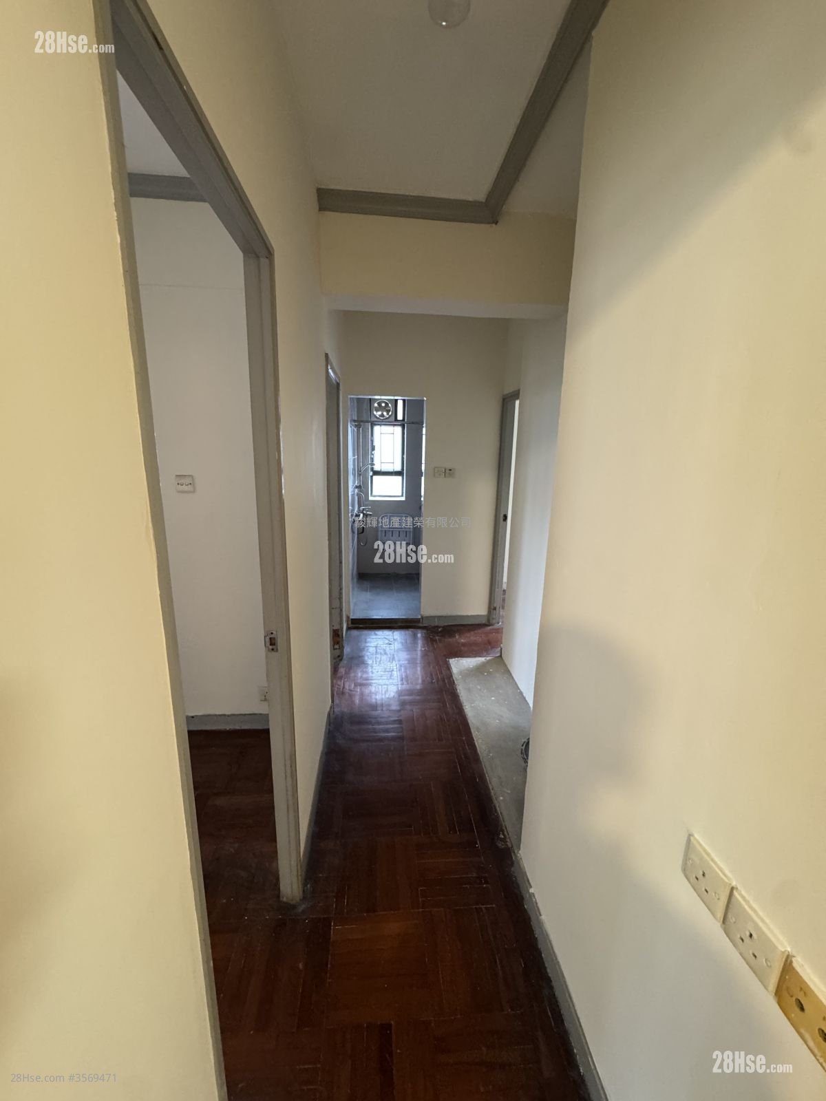 Waterloo Heights Garden Sell 3 Bedrooms , 2 Bathrooms 651 ft² Waterloo Heights Garden Sell 3 Bedrooms , 2 Bathrooms 651 ft²