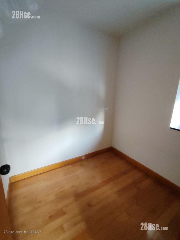 Yuk Ming Court Sell 3 Bedrooms , 1 Bathroom 607 ft² Yuk Ming Court Sell 3 Bedrooms , 1 Bathroom 607 ft²