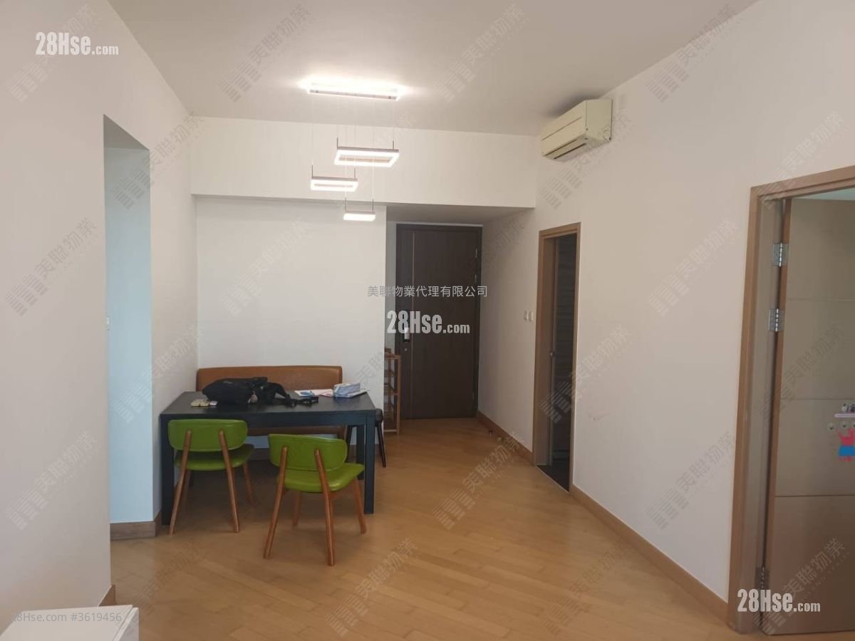 The Riverpark Rental 3 Bedrooms , 2 Bathrooms 826 ft² The Riverpark Rental 3 Bedrooms , 2 Bathrooms 826 ft²
