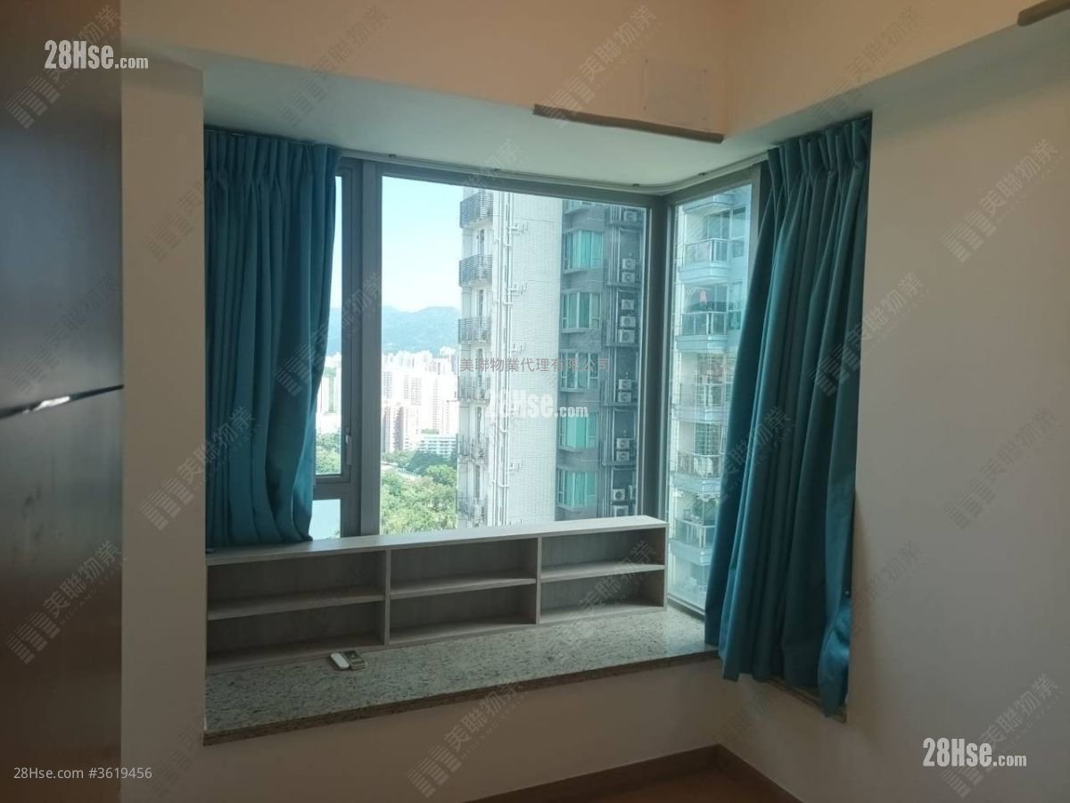 The Riverpark Rental 3 Bedrooms , 2 Bathrooms 826 ft² The Riverpark Rental 3 Bedrooms , 2 Bathrooms 826 ft²