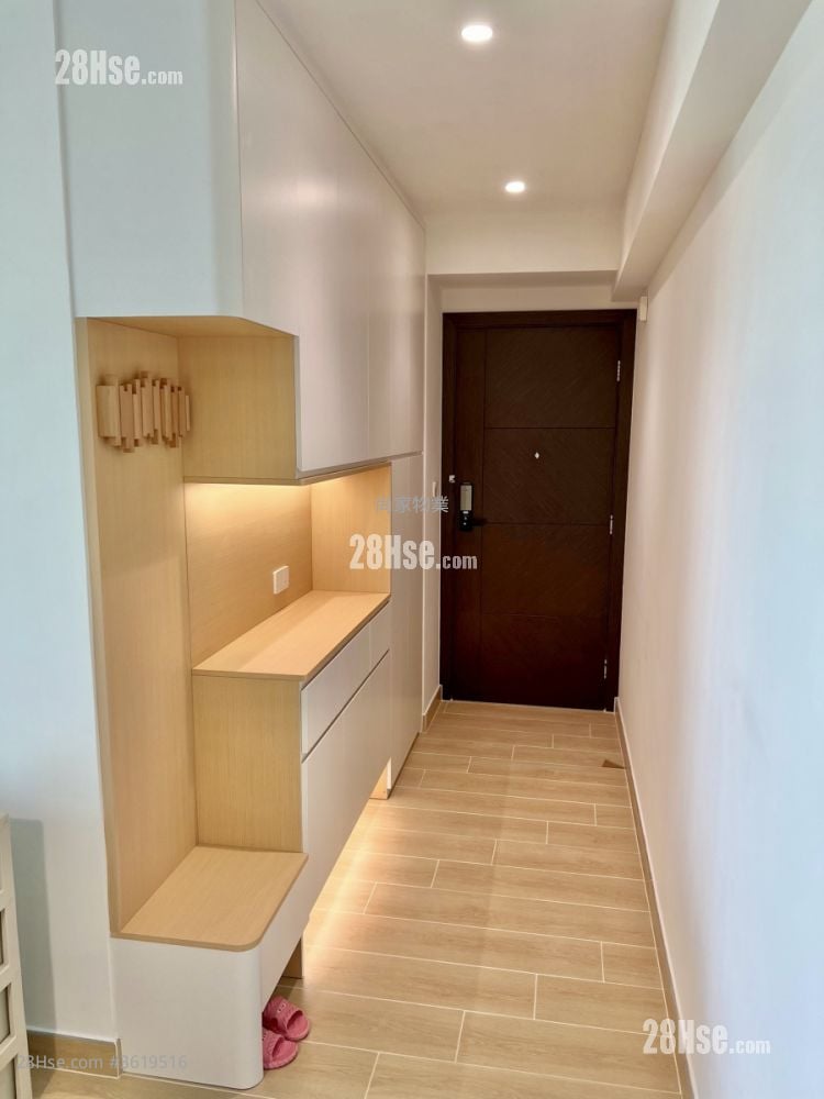 Uptown Sell 3 Bedrooms , 2 Bathrooms 753 ft² Uptown Sell 3 Bedrooms , 2 Bathrooms 753 ft²