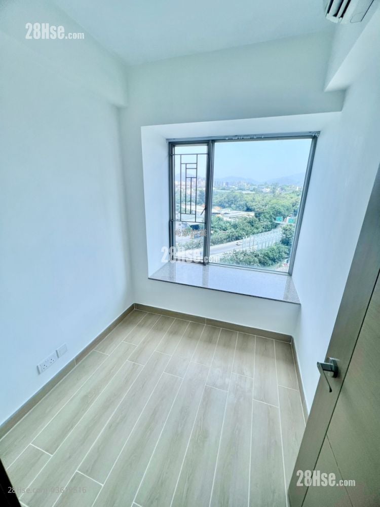 Uptown Sell 3 Bedrooms , 2 Bathrooms 753 ft² Uptown Sell 3 Bedrooms , 2 Bathrooms 753 ft²