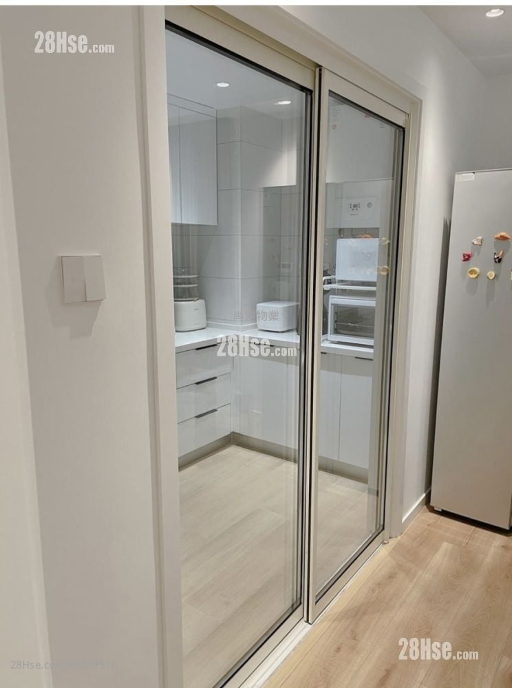 Uptown Sell 3 Bedrooms , 2 Bathrooms 753 ft² Uptown Sell 3 Bedrooms , 2 Bathrooms 753 ft²