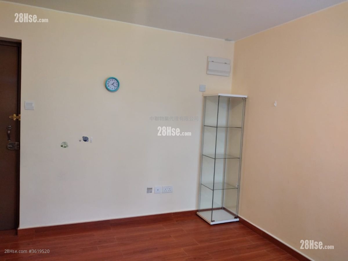 Pok Hong Estate Sell 2 Bedrooms , 1 Bathroom 381 ft²