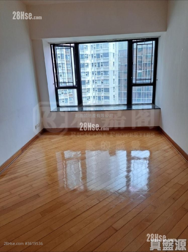 Le Sommet Sell 2 Bedrooms , 1 Bathroom 580 ft²