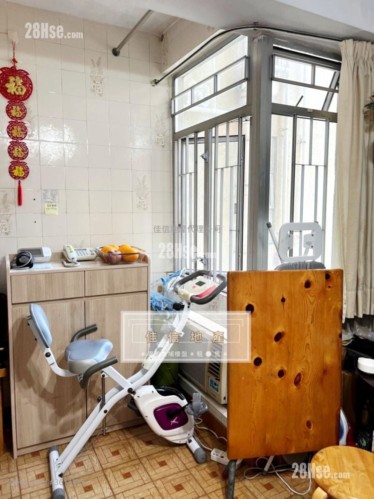 Tai Po Plaza Sell 2 Bedrooms , 1 Bathroom Tai Po Plaza Sell 2 Bedrooms , 1 Bathroom