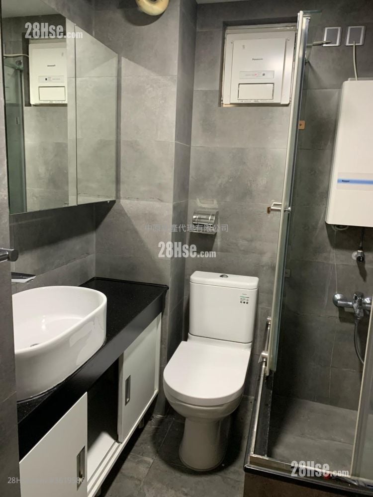 Siu Hong Court Sell 2 Bedrooms , 1 Bathroom 476 ft² Siu Hong Court Sell 2 Bedrooms , 1 Bathroom 476 ft²