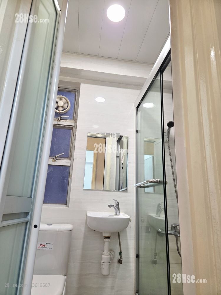 Kai Hei Land Building Rental 2 Bedrooms , 1 Bathroom 350 ft² Kai Hei Land Building Rental 2 Bedrooms , 1 Bathroom 350 ft²