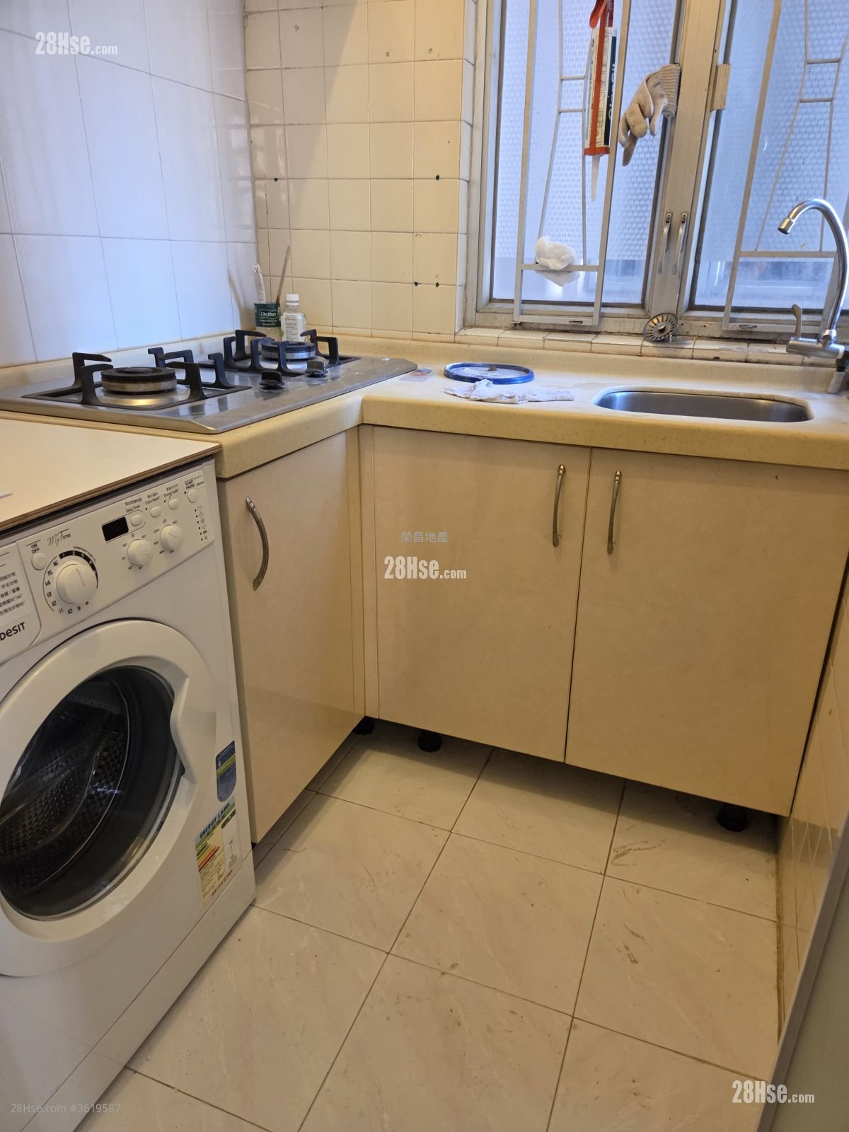 Kai Hei Land Building Rental 2 Bedrooms , 1 Bathroom 350 ft² Kai Hei Land Building Rental 2 Bedrooms , 1 Bathroom 350 ft²