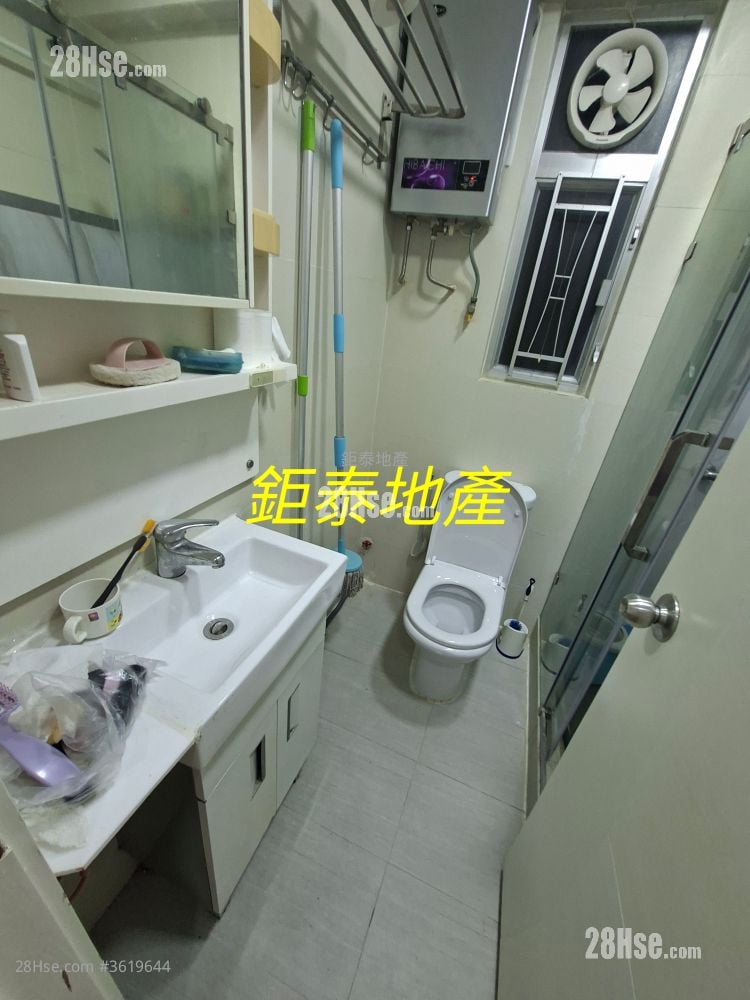 Lisa House Rental 2 Bedrooms , 1 Bathroom 490 ft² Lisa House Rental 2 Bedrooms , 1 Bathroom 490 ft²