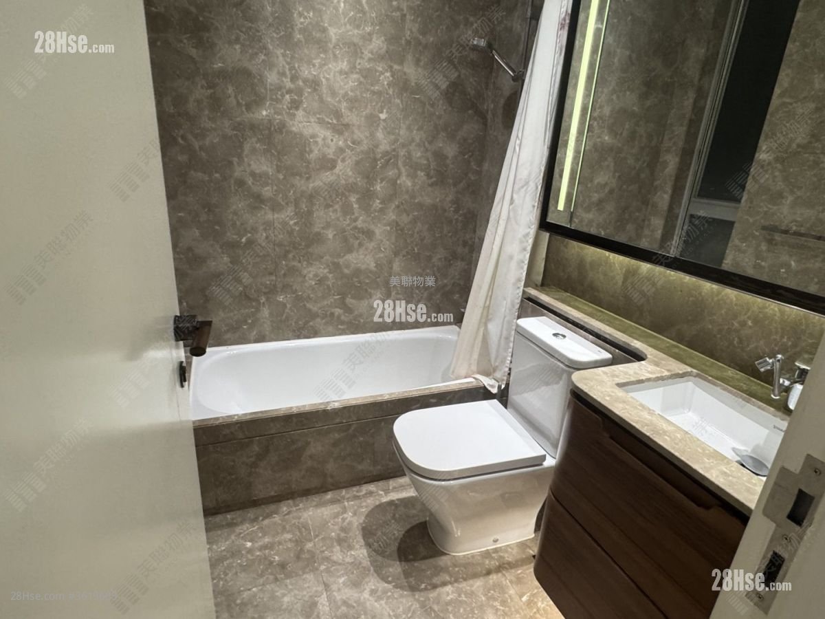 Savannah Sell 3 Bedrooms 759 ft² Savannah Sell 3 Bedrooms 759 ft²